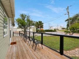 Flirty Flamingo by Pristine Properties Vacation Rentals，位于Beacon Hill的酒店