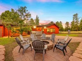Flagstaff Peaks & Pines Hot Tub & Game Room