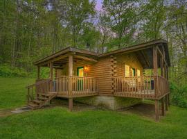 Blue Rose Cabins - Rosebud Cabin，位于洛根的酒店
