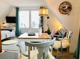 Nordlicht - Herzliche 1-Zimmer FeWo mit Meerblickbalkon
