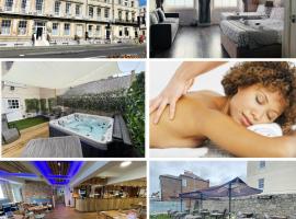 The Jubilee Hotel - with Spa and Restaurant and Entertainment，位于韦茅斯的Spa酒店