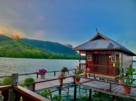 Parapat Water Village Resort，位于仙本那的酒店