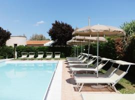 Villa Chiara Porto Recanati，位于雷卡纳蒂港的酒店