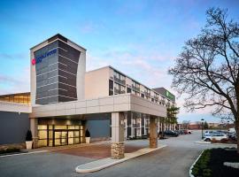 Candlewood Suites Burlington Conference Centre by IHG，位于伯灵顿的酒店