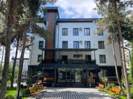 DSF GARDEN HOTEL，位于Yakkasaray塔什干国际机场 - TAS附近的酒店
