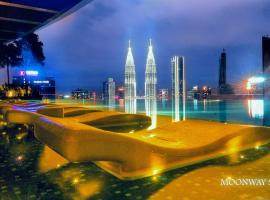 MOONWAY SUITES At EATON KLCC，位于吉隆坡的带按摩浴缸的酒店