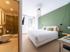 Hôtel La Garrigue & Bar Le Perchoir，位于弗纳斯屈厄的酒店