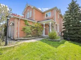 Family-Friendly Newly Renovated 3BR in Whitby