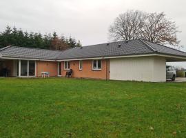 Lolland Villa kulla Rødby，位于勒兹比的带按摩浴缸的酒店