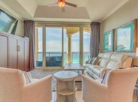 Pensacola Beach Penthouse with View and Pool Access!，位于彭萨科拉海滩的酒店