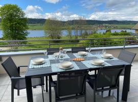 Duplex 6 personnes, vue panoramique sur lac，位于马尔比伊松的酒店