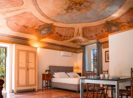 Cascina Ambrosia Residenza d'Epoca，位于阿斯蒂的酒店