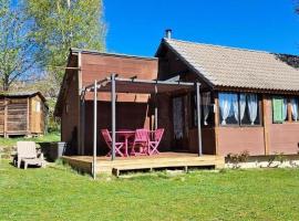 Gîte Chalet des 2 M 2/4 personnes，位于Antrenas的酒店