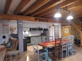 Gîte Gîte du Cantou 6/7 personnes，位于Grandrieu的酒店