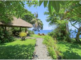 Palm Beach Villas Bali，位于新加拉惹的Spa酒店