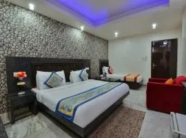 Hotel Noida International - opposite Mercedes Showroom Noida Sector 11