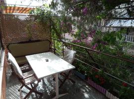 izmir Tatil Evi Beach Resort Seferihisar，位于Ürkmez的公寓