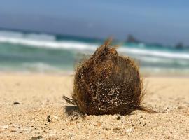 At the Beach，位于Ban Ao Makham的宾馆