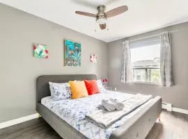 Modern 2BR - King Bed Apartment - PRIME Location