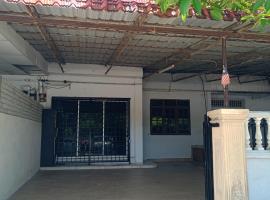 Maryam Iris kerteh Homestay，位于克提的酒店