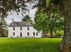 Cray House - Large Country Home in Perthshire，位于Cray的酒店