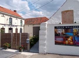 DE LANDSHOEVE vakantiewoningen，位于兹瓦尔姆的酒店