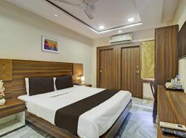 OYO Hotel Srujana Stay Inn Opp Public Gardens Nampally，位于海得拉巴Abids的酒店