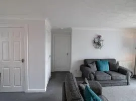 2 Clove Hitch House · Marina Retreat Free Parking Pass the Keys
