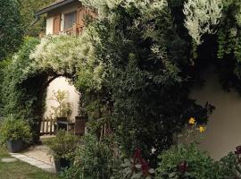 Gîte des Cèdres Ferienwohnung à Ameugny Taizé Cluny，位于Ameugny的酒店
