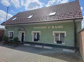 Penzion u Radů，位于胡斯托佩切的酒店