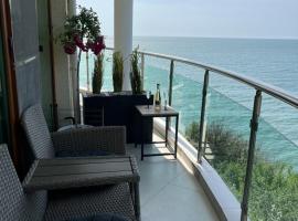 Golf Coast Boutique Studio with sea view，位于托波拉的酒店