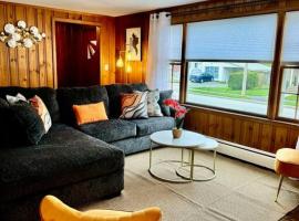 Lovely remodeled single family !，位于伍斯特的酒店