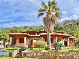 ISS Travel, Panoramic Coda Cavallo Cottages - 10 km from San Teodoro，位于圣特奥多罗的酒店