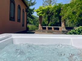 Villa con Jacuzzi sull Etna，位于Fleri的酒店