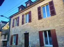 Gite de la Marquise, Maison périgourdine de charme, en pierre, à 2min à pieds de la cité médiévale de Sarlat