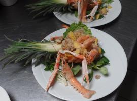 Logis Hotel Restaurant Le Commerce，位于Guichen的酒店