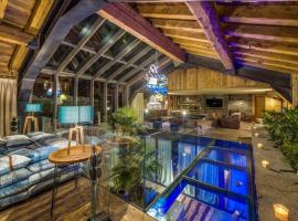 Luxury Chalet Anton with Pool，位于圣安东阿尔贝格的酒店