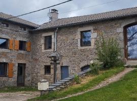 Gîte Le chant des mésanges avec 3 chambres，位于Tence的酒店