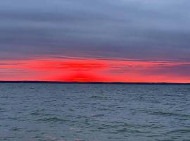 Tiny House at Piney point，位于Piney Point的酒店