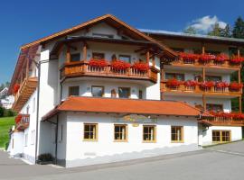 GarniHotel zur Linde - Bayerischer Wald - inklusiv AktivCard - kostenloser Parkplatz，位于洛贝格的酒店