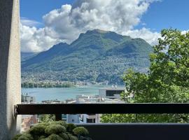 Panorama Suite in Lugano - Pazzallo，位于帕拉迪索的酒店