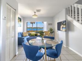 Charming Lakeview Retreat I，位于奥兰多的酒店