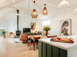 Dorothea- stylishly designed home in Trentham，位于Trentham的豪华酒店