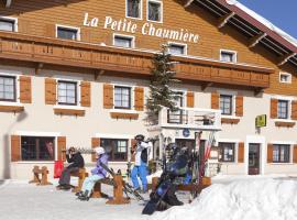 Logis Hôtel La Petite Chaumière，位于热克斯米茹拉方希滑雪学校附近的酒店
