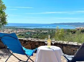 VILLA Lu FRAILI IMMERSA NELLA NATURA VISTA MARE