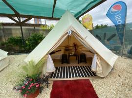 Aurora Glamping，位于旧瓦马的酒店