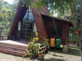 Pondok Wisata Eco village Malagufuk，位于索龙的山林小屋