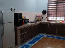 Adhwa Homestay，位于Kampong Bukit Katil的酒店