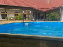 Tornácos Vendégház Kápolnásnyék