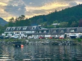 The Clachan Hotel, Lochearnhead，位于洛亨黑德的酒店